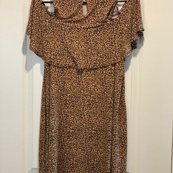 Agnes & Dora Leopard Print Cold Shoulder Tunic - Picture 5 of 7